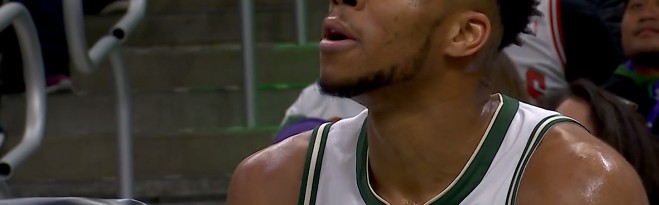  字母哥暴扣统治禁区雄鹿大胜公牛