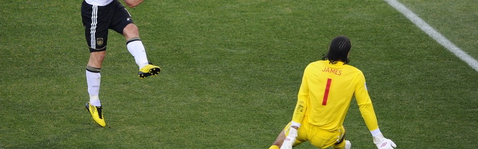  斯特拉斯堡定位球显神威，头球接力破门创佳绩