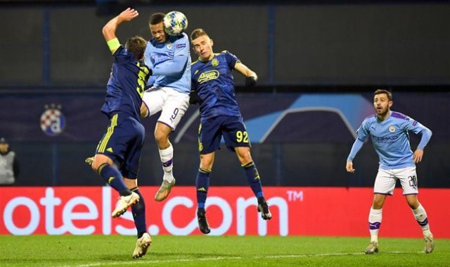  福登帽子戏法曼城客场横扫伯恩利显实力