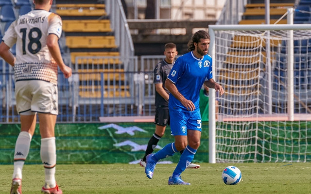  沙尔克04复苏迹象初现，主场取胜逃离降级区